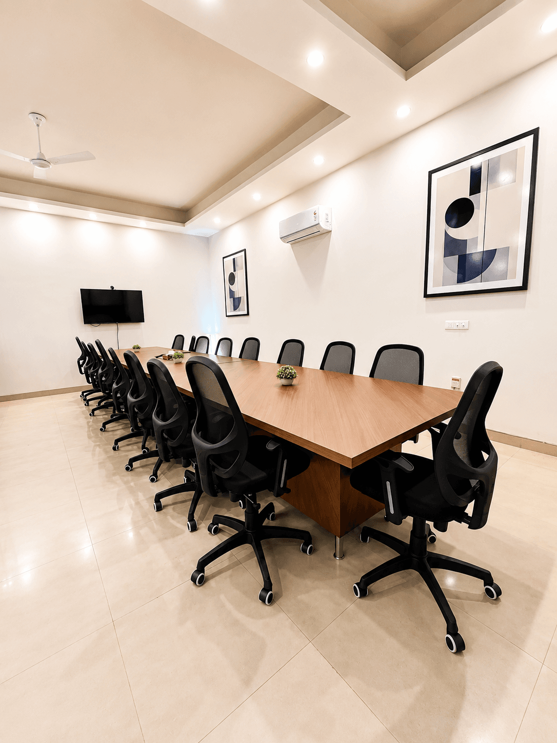 Meeting room, view 1